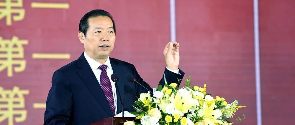 董事长发表署名文章干部应有负责任勇担当的特质